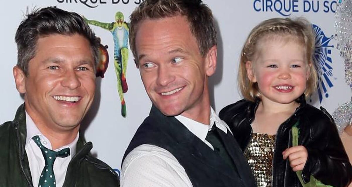 La fille adolescente de Neil Patrick Harris fait une apparition glamour rarement vue avec ses deux pères