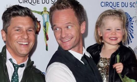 La fille adolescente de Neil Patrick Harris fait une apparition glamour rarement vue avec ses deux pères