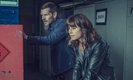 Les téléspectateurs regardent en frénésie le nouveau thriller d&rsquo;espionnage Betrayal après un premier épisode « brillant »