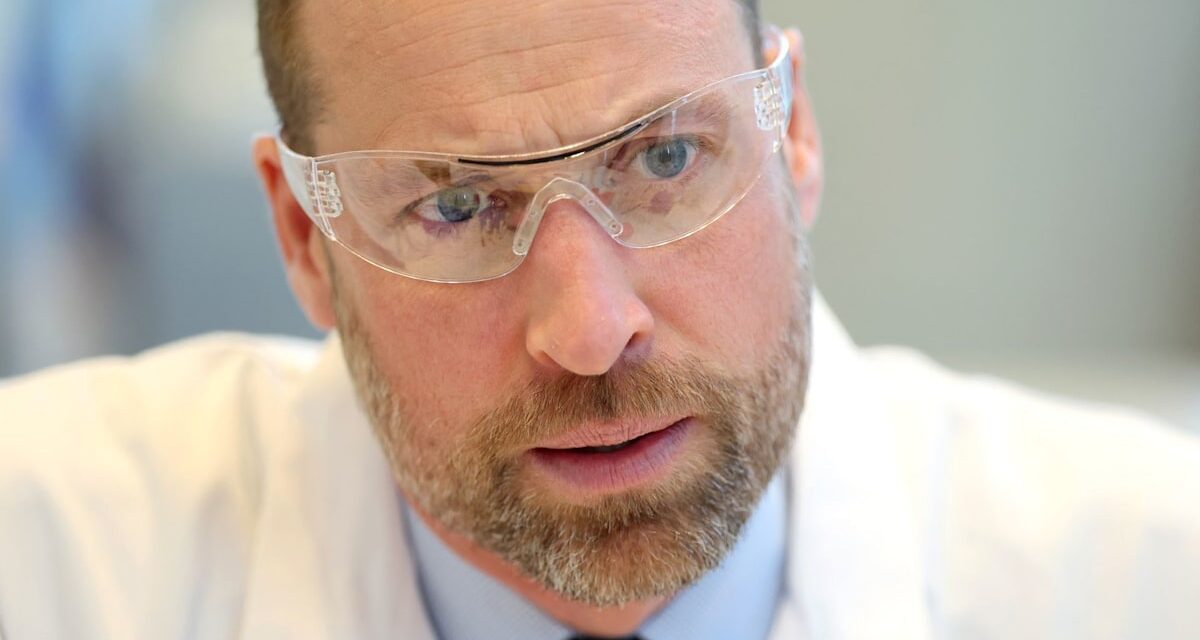 Le prince William se transforme en scientifique lors d&rsquo;une visite secrète – « Nous recrutons »