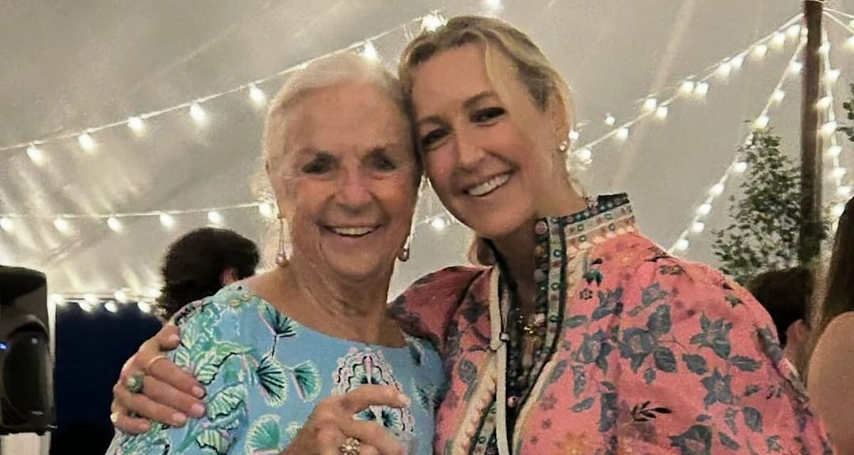 Lara Spencer de GMA manque le spectacle après la mort de sa mère alors que ses co-stars lui rendent hommage