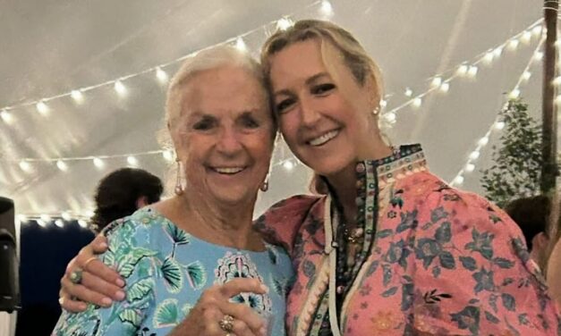 Lara Spencer de GMA manque le spectacle après la mort de sa mère alors que ses co-stars lui rendent hommage