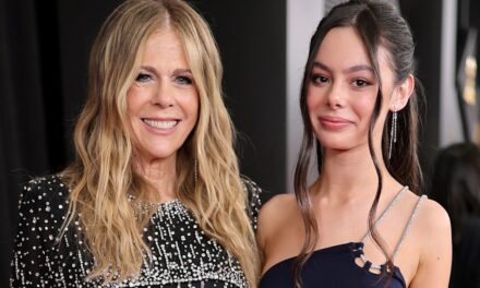 Stars les mieux habillées des Grammy Awards 2026 : Rita Wilson, Sharon Osbourne et bien d&rsquo;autres prennent d&rsquo;assaut le tapis rouge