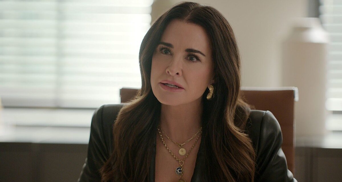 Les téléspectateurs de Netflix sont restés debout toute la nuit à regarder The Lincoln Lawyer après un retour tant attendu