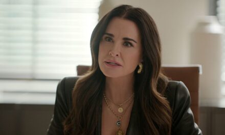 Les téléspectateurs de Netflix sont restés debout toute la nuit à regarder The Lincoln Lawyer après un retour tant attendu