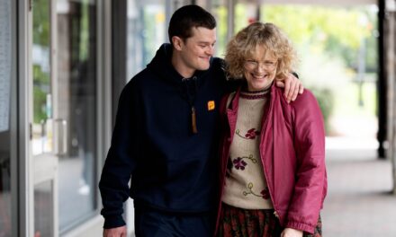 Le film I Swear de Robert Aramayo, lauréat des BAFTA, sortira très bientôt sur Netflix