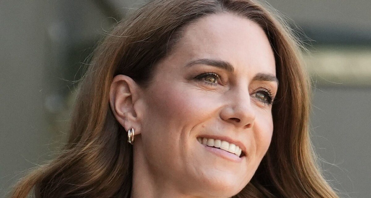La torsion ultra-courte de Kate Middleton sur les cheveux de « maman » était si courte