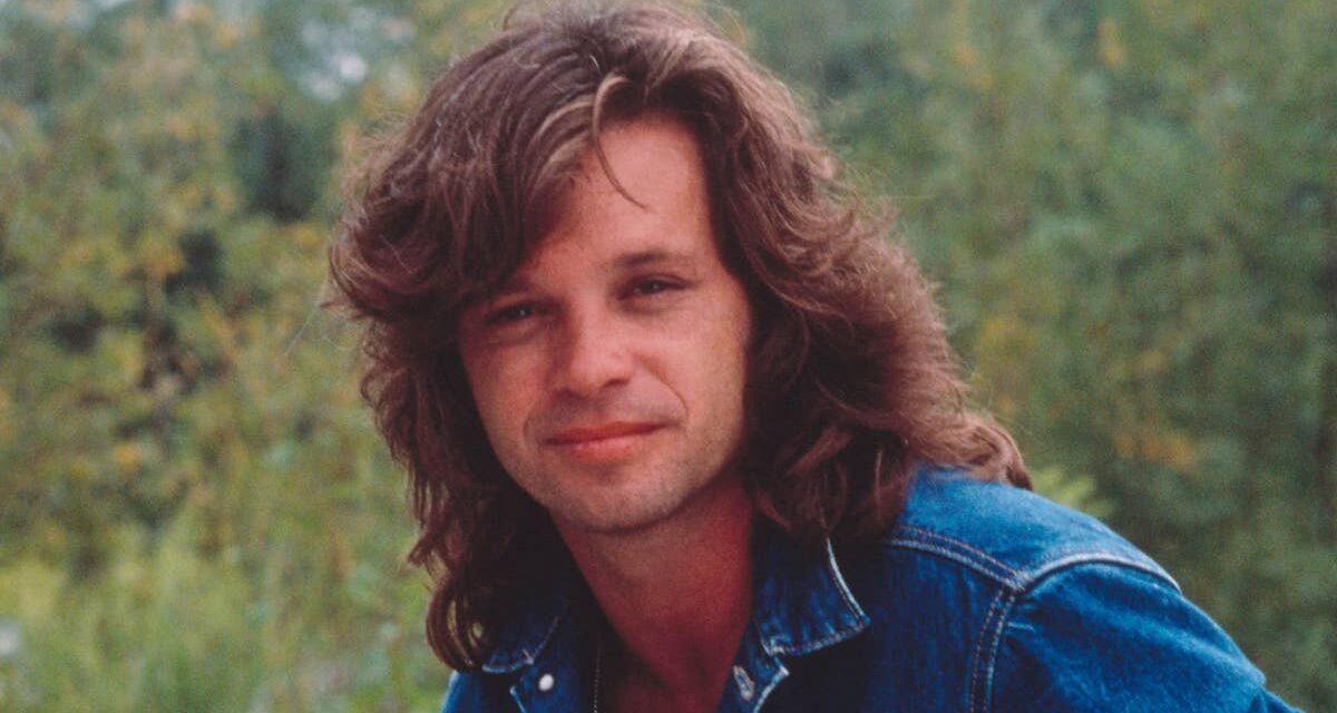 Découvrez la valeur nette surprenante de John Mellencamp, fruit d&rsquo;une carrière de plusieurs décennies et de plus de 60 millions d&rsquo;albums vendus