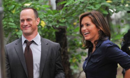 Les stars de Law and Order, Mariska Hargitay et Christopher Meloni, partagent un doux moment lors d&rsquo;une rare apparition sur le tapis rouge