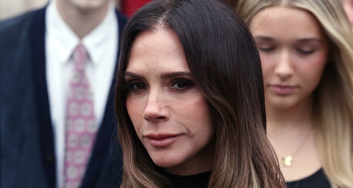 Victoria Beckham ressemble à sa mère Jackie dans de rares clichés d&rsquo;enfance