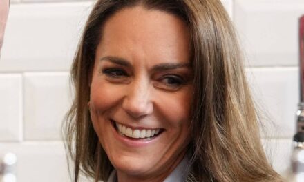 Kate Middleton « renforce » ses vêtements de travail ajustés avec des bottes de cowboy inattendues