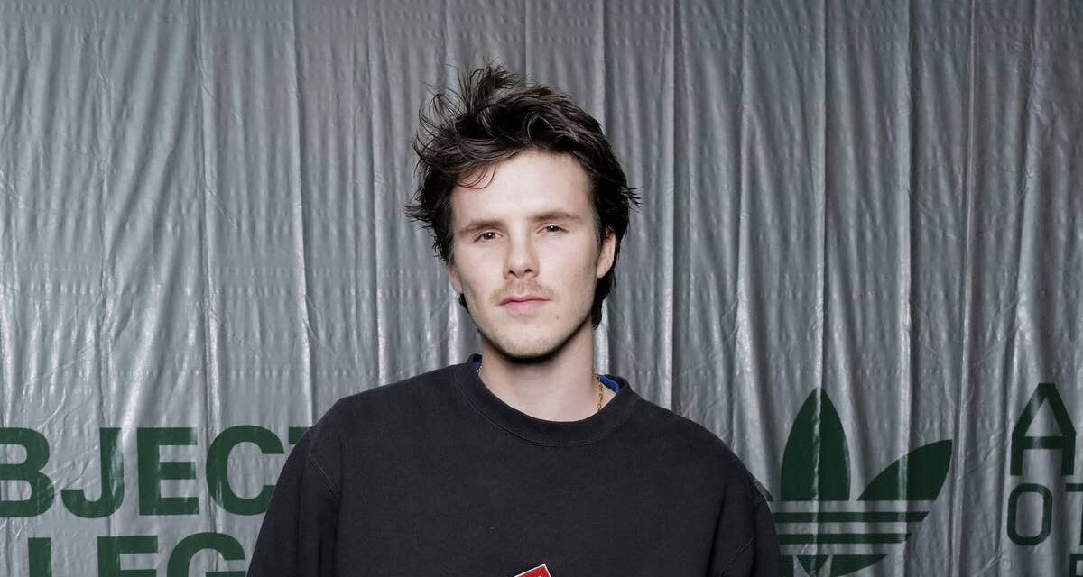 Cruz Beckham aborde le « niveau de privilège » accordé par ses célèbres parents