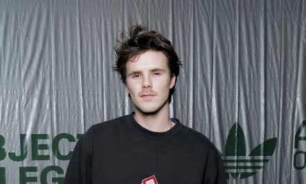 Cruz Beckham aborde le « niveau de privilège » accordé par ses célèbres parents