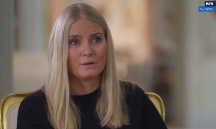 L&rsquo;interview en larmes d&rsquo;Epstein de la princesse héritière Mette-Marit comparée à l&rsquo;apparition catastrophique d&rsquo;Andrew Mountbatten-Windsor à Newsnight – exclusif