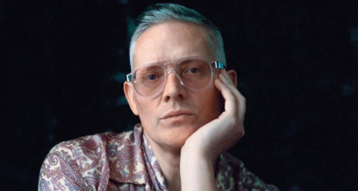 EXCLUSIF : Giles Deacon partage ses petits luxes, des bijoux Cartier au meilleur linge de lit britannique