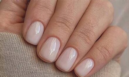 14 looks d&rsquo;ongles courts de « luxe tranquille » qui vous emmèneront au printemps
