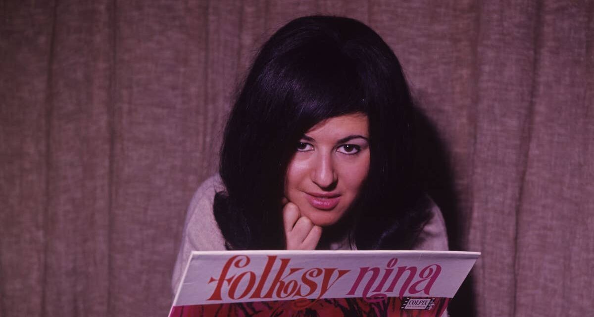 Dans les coulisses du premier mariage de la chanteuse des années 80 Elkie Brooks avec son mari, célèbre rock star