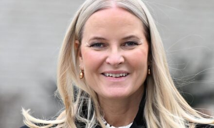 La princesse héritière Mette-Marit de Norvège se prépare à une opération majeure après une « évolution négative » de sa santé