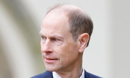 Le Prince Edward, ému, semble fondre en larmes sur une photo « inhabituelle »