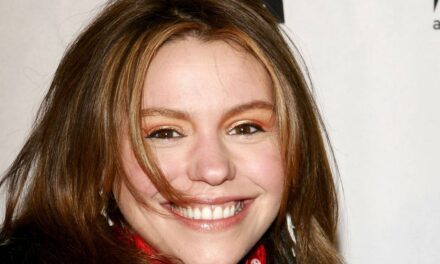 La transformation de Rachael Ray au fil des ans, du comptoir de bonbons Macy&rsquo;s à une icône culinaire de 100 millions de dollars