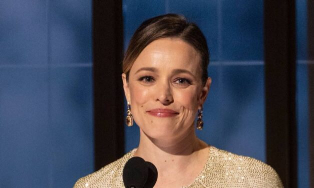 Rachel McAdams devient encore plus foncée avec ses cheveux pour un hommage émouvant aux Oscars