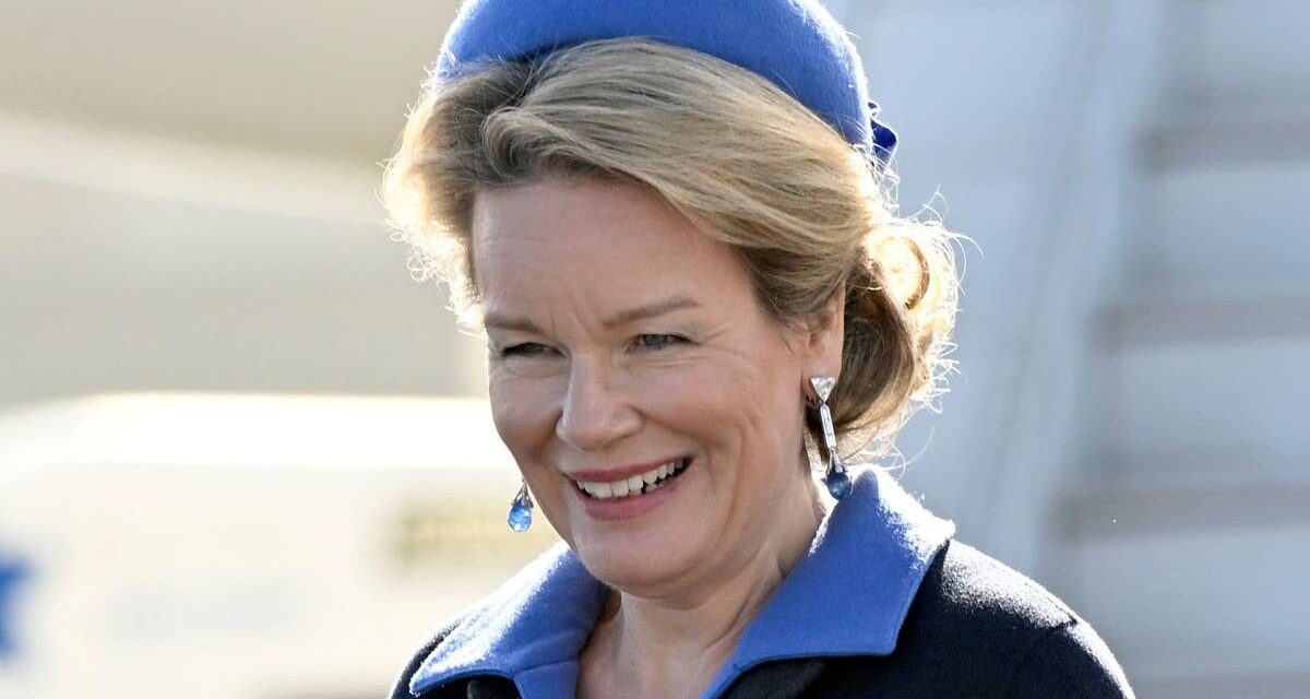 La robe Dior découpée au laser de la reine Mathilde alors qu&rsquo;elle poursuit sa visite d&rsquo;État en Norvège