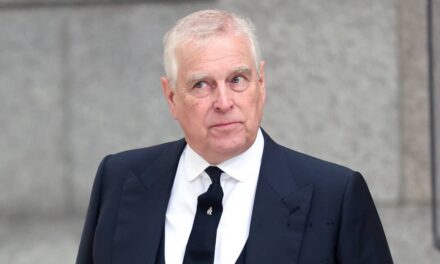 La maison d&rsquo;Andrew Mountbatten-Windsor à Sandringham coupée par les éléments