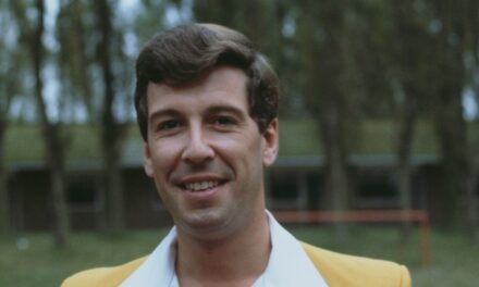 Rencontrez la très célèbre épouse de la star de la sitcom des années 80, Jeffrey Holland