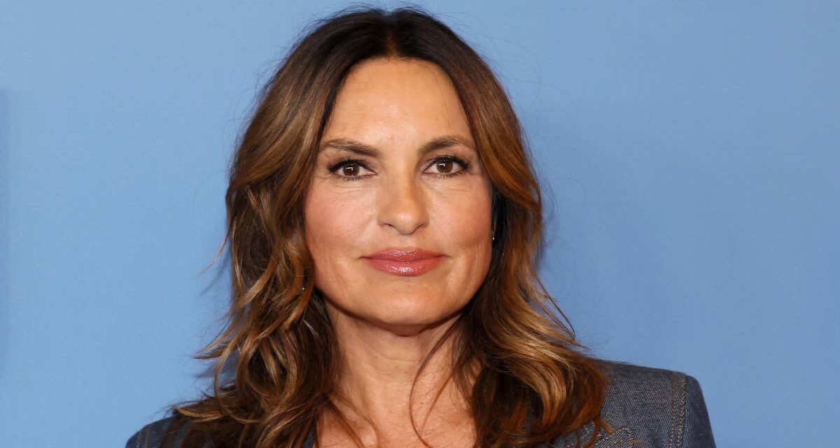 Mariska Hargitay, 62 ans, rayonne d&rsquo;un éclat de jeunesse en maillot de bain lors d&rsquo;une escapade à la plage