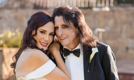 Dans les coulisses du renouveau du mariage d&rsquo;Alice Cooper et de sa femme Sheryl Cooper avec des performances de rock star – exclusif