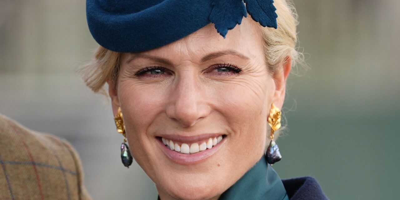 Zara Tindall vole la vedette au festival de Cheltenham avec un chapeau spectaculaire à feuilles germées