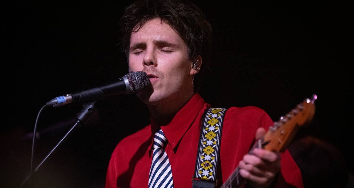 Je suis allé au concert de stars de Cruz Beckham – et l&rsquo;atmosphère a changé lorsqu&rsquo;il a chanté sur Brooklyn dans un moment d&rsquo;émotion