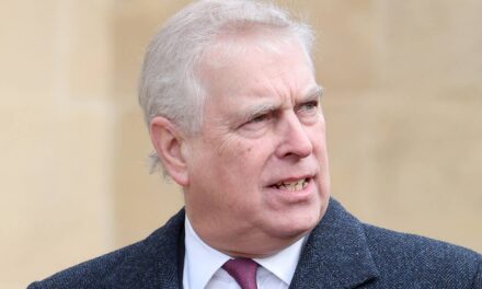 Andrew Mountbatten-Windsor installe une maison mobile sur le terrain du Norfolk pour le personnel 24 heures sur 24