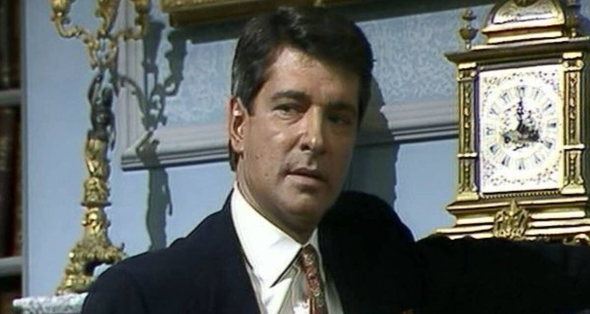 À l&rsquo;intérieur de la relation de la star de Howards&rsquo; Way, Tony Anholt, avec son célèbre fils