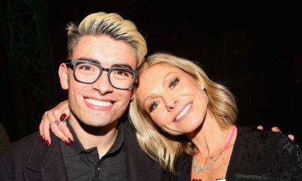 Michael, le « fier » fils de Kelly Ripa, revient sur les réseaux sociaux pour partager une joyeuse mise à jour sur son frère