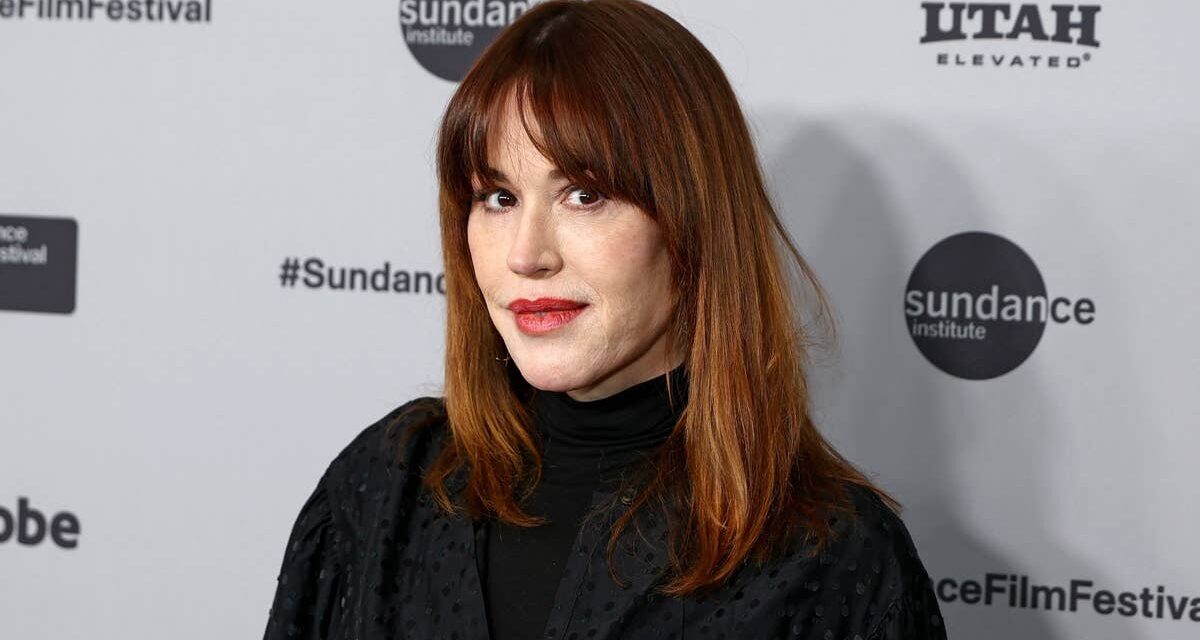 Le tout premier rôle télévisé crédité de Molly Ringwald en 1979 – à voir alors