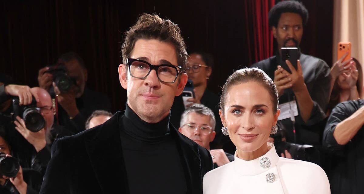 Les deux filles rarement vues d&rsquo;Emily Blunt et John Krasinski les rejoignent pour une visite à Broadway