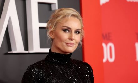Lindsey Vonn rend un hommage déchirant à sa défunte mère à l&rsquo;occasion de la Journée de la femme