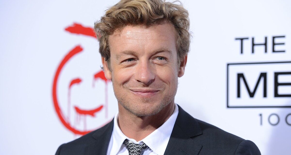 Rencontrez les trois enfants de Simon Baker, dont sa fille actrice – et sa petite amie qui est de 25 ans sa cadette