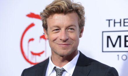 Rencontrez les trois enfants de Simon Baker, dont sa fille actrice – et sa petite amie qui est de 25 ans sa cadette
