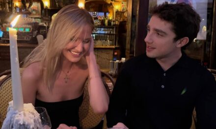 La comtesse Lara Cosima Henckel von Donnersmarck, 22 ans, annonce ses fiançailles avec François Pinault Jr, 29 ans