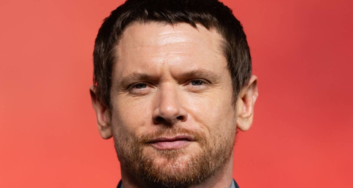 Jack O&rsquo;Connell laisse les fans surpris par la transformation « effrayante » de ses dents aux Oscars