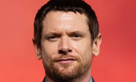 Jack O&rsquo;Connell laisse les fans surpris par la transformation « effrayante » de ses dents aux Oscars