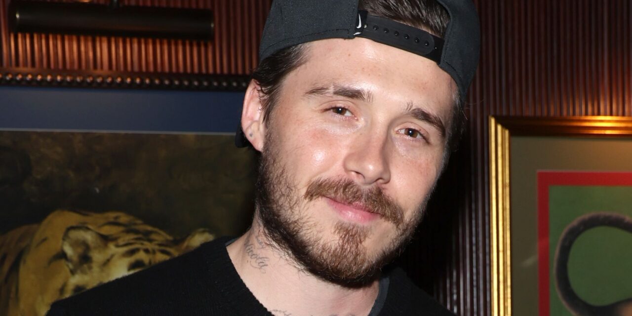 La relation de Brooklyn Beckham avec ses célèbres parents en photos alors qu&rsquo;il célèbre seul ses 27 ans