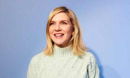La star de Pluribus, Rhea Seehorn, fait l&rsquo;éloge de son mari « incroyable », Teyana Taylor et Kristen Bell après quelques mois « effrayants » – en exclusivité