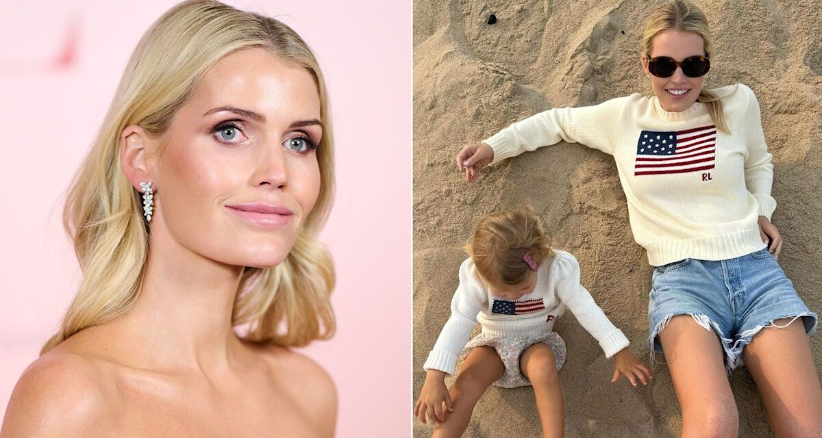 Athena, 2 ans, la fille de Lady Kitty Spencer, est une mini Raiponce avec des tresses blondes platine