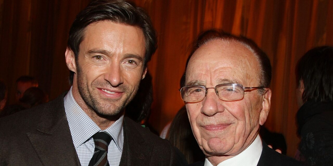 Hugh Jackman chante pour Rupert Murdoch alors que le magnat milliardaire célèbre son 95e anniversaire