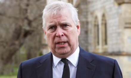 La double couche de protection d&rsquo;Andrew Mountbatten-Windsor dans la nouvelle maison Marsh Farm en photo