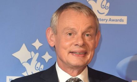 La première épouse oubliée de l&rsquo;actrice de Martin Clunes a joué aux côtés de l&rsquo;icône de l&rsquo;âge d&rsquo;or