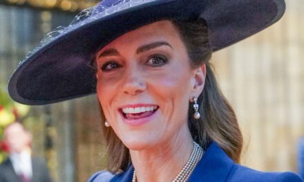 La « timide » Kate Middleton prononce une salutation inattendue dans une « véritable » interaction